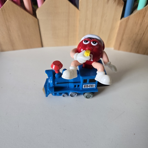 M&M Train Christmas Set 2005 5pc Collectible Plastic Gift Holiday Red Green Mars - Picture 12 of 15